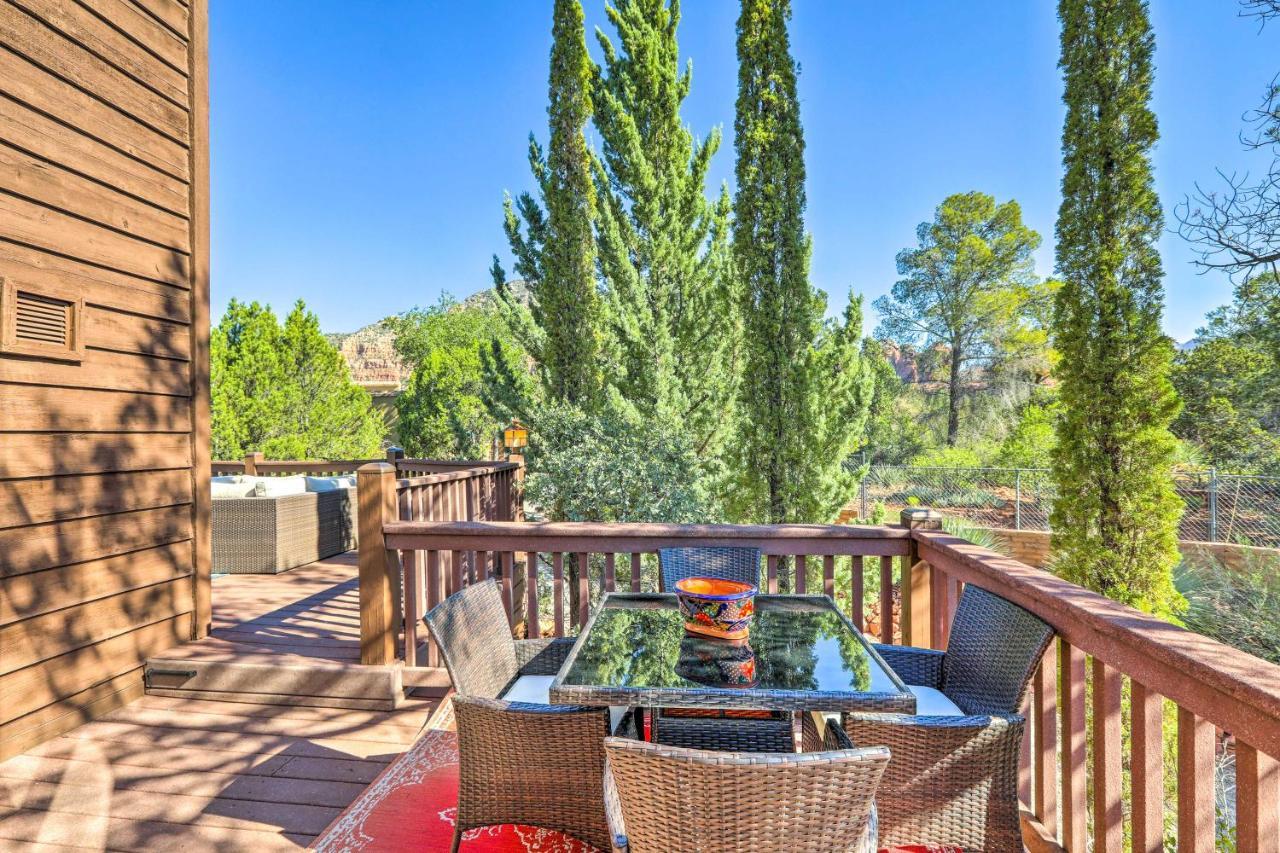Holiday home Bright With Deck And Mountain Views!