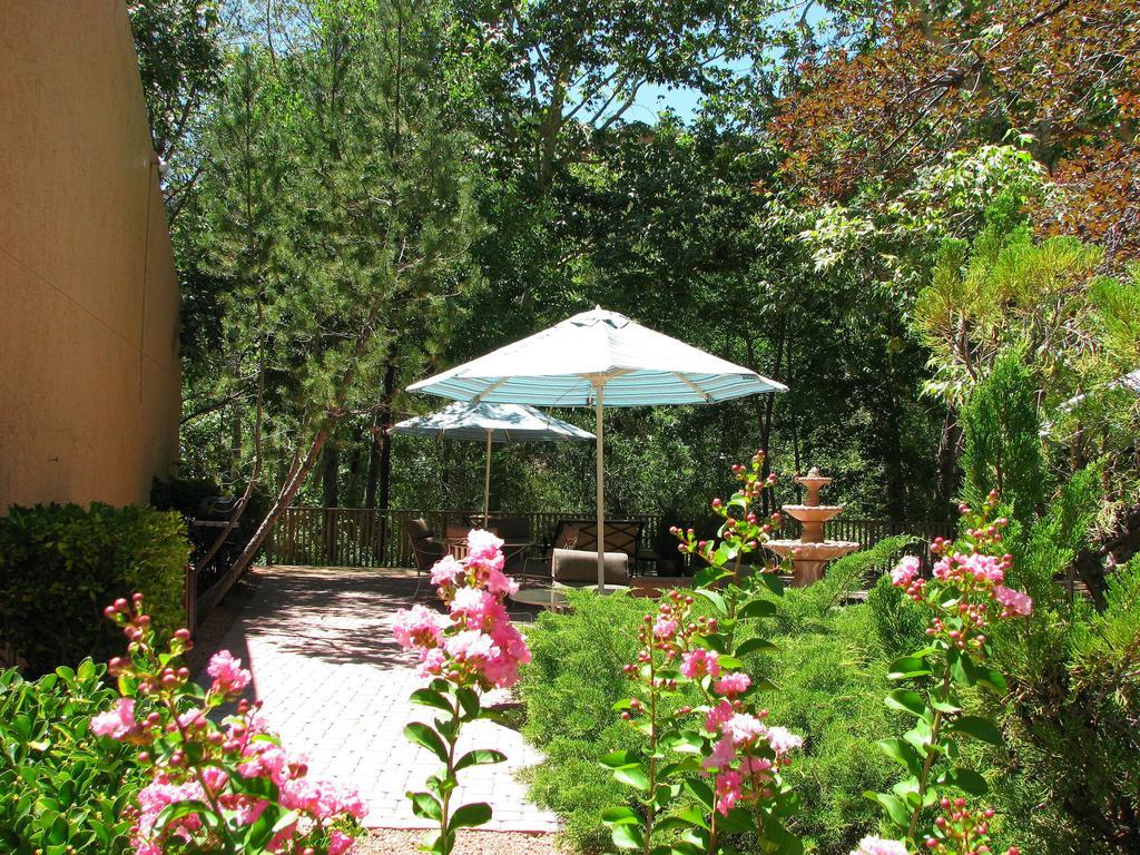 At Poco Diablo Resort