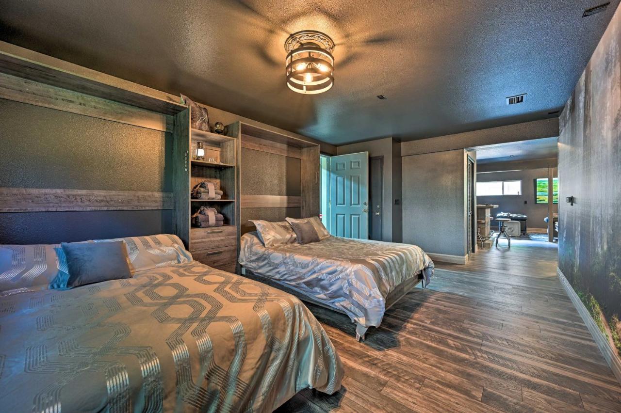 Hideaway With Swim And Private Tavern! Holiday home