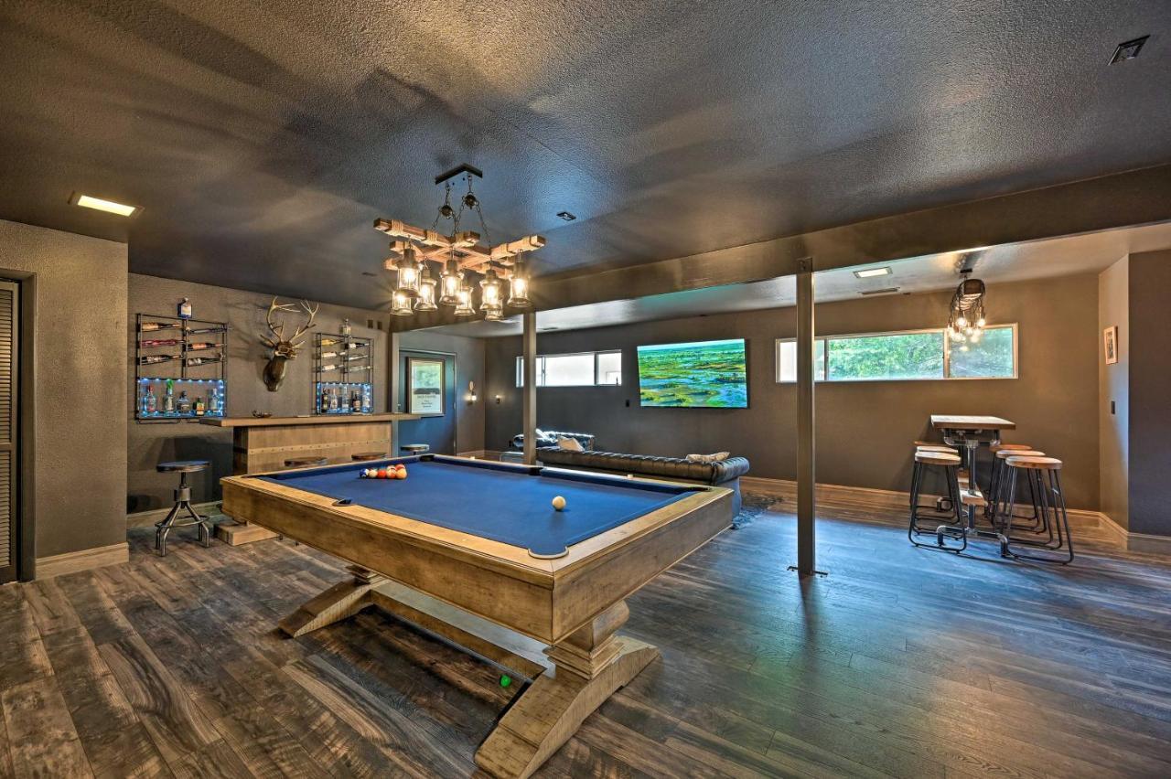 Hideaway With Swim And Private Tavern!