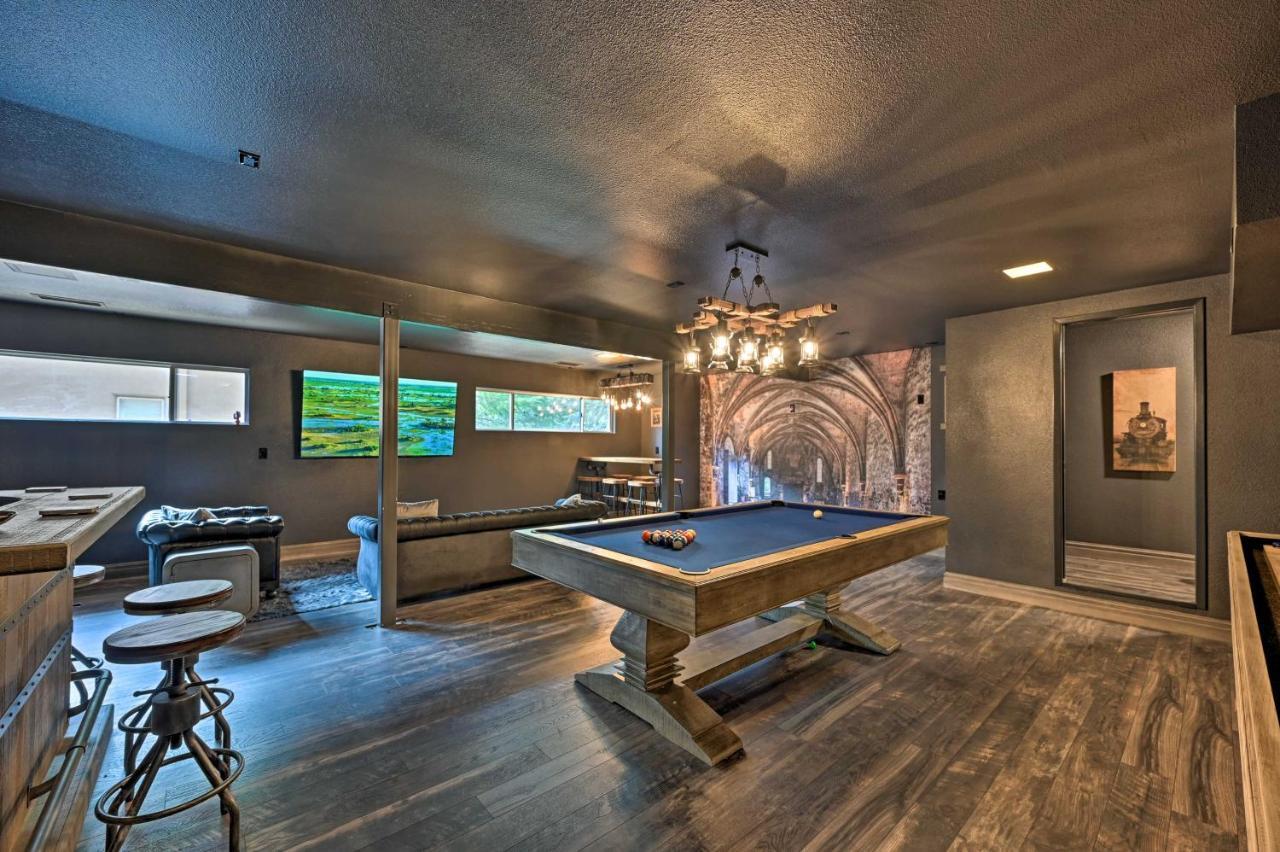 Hideaway With Swim And Private Tavern! Holiday home *