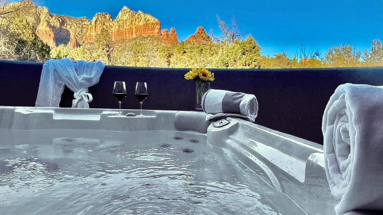 Designer View Villa-rooftop 360 View Deck-hot Tub Holiday home *