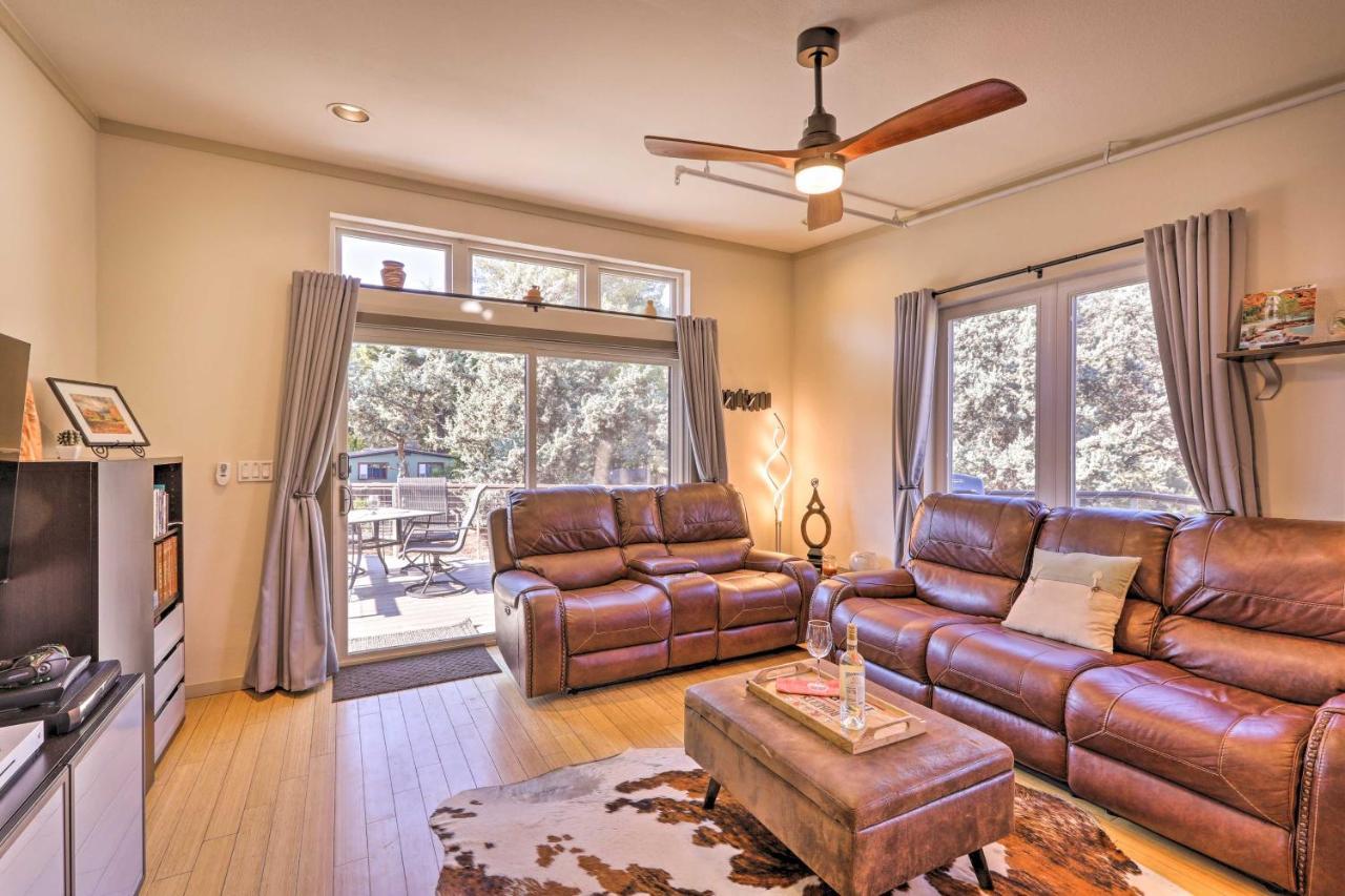 Pet-friendly With Yard And Hot Tub! *