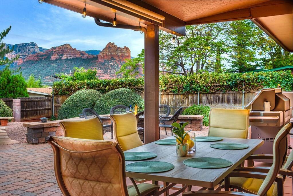 Holiday home Prime Uptown Location- Mountain View- Kid Friendly - Sleeps 10