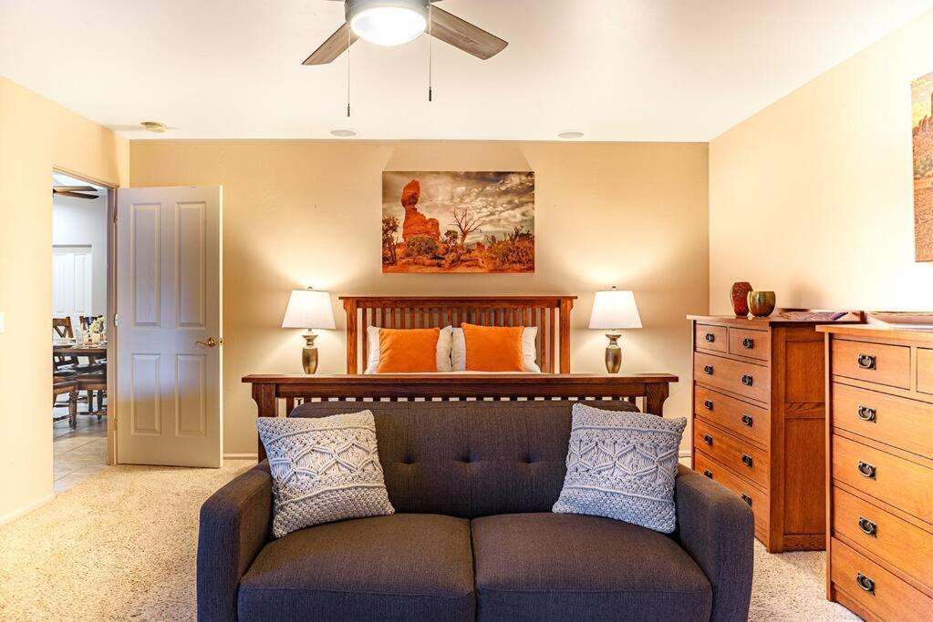 Prime Uptown Location- Mountain View- Kid Friendly - Sleeps 10 *