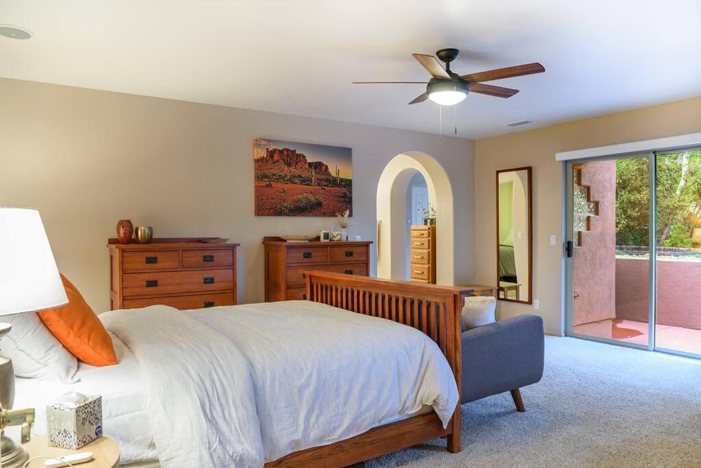 Holiday home Prime Uptown Location- Mountain View- Kid Friendly - Sleeps 10 *