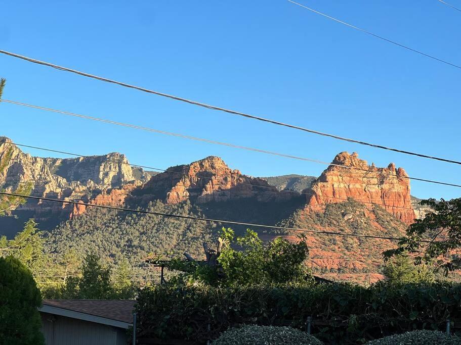 Holiday home Prime Uptown Location- Mountain View- Kid Friendly - Sleeps 10 *