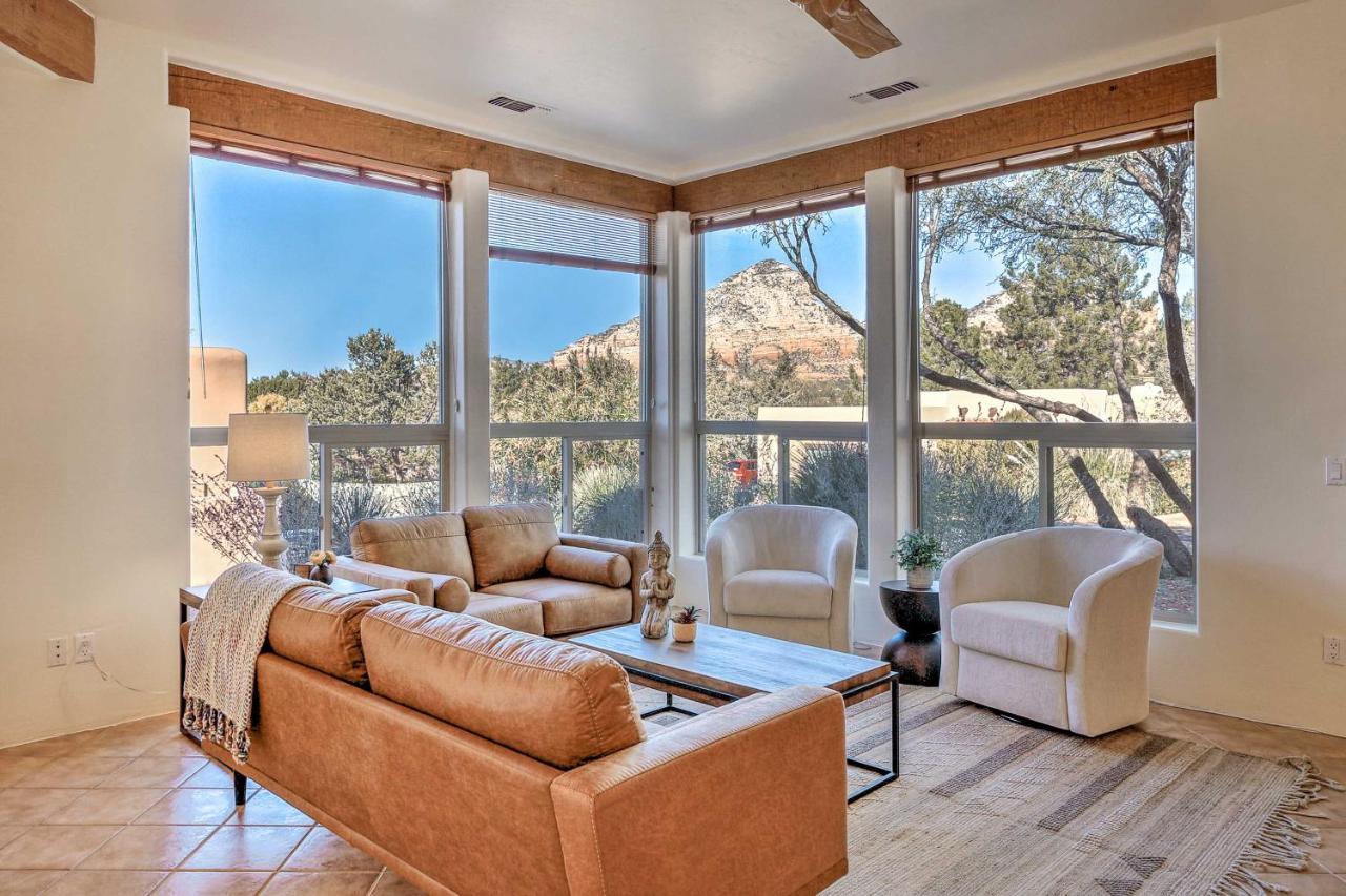With Red Rock Mtn View, Fire Pit