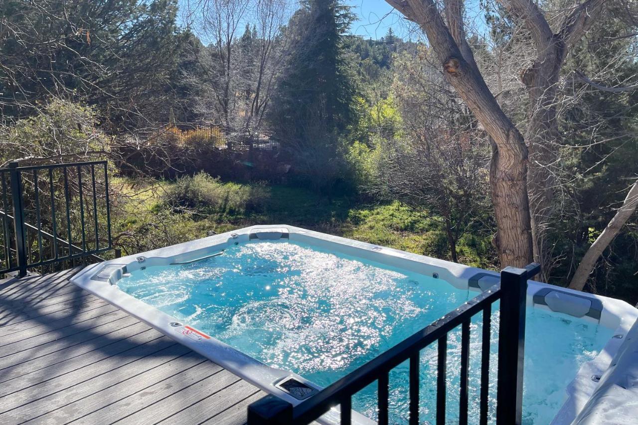 Hideaway With Swim And Private Tavern!