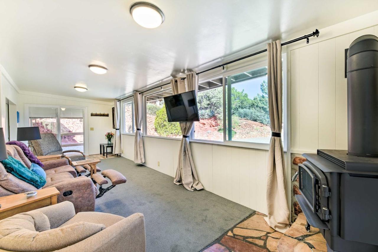 Stardust Hideaway With Patio And Mtn Views!