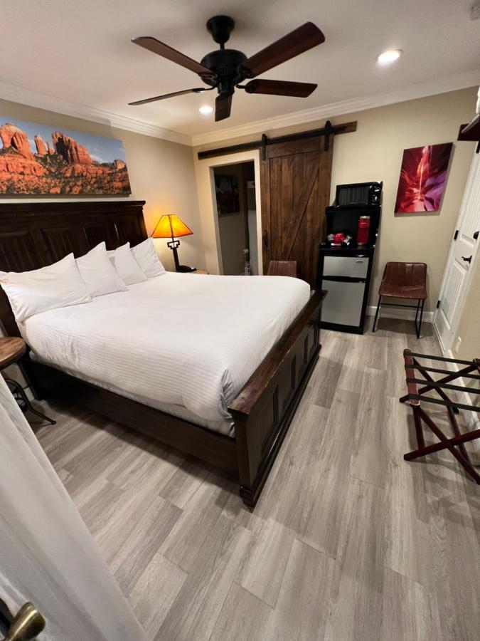 Lantern Light - Romantic Getaway (adults Only) Inn