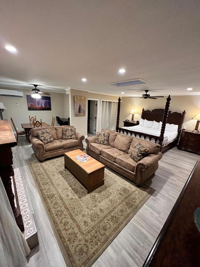 Inn Lantern Light - Romantic Getaway (adults Only) 3*