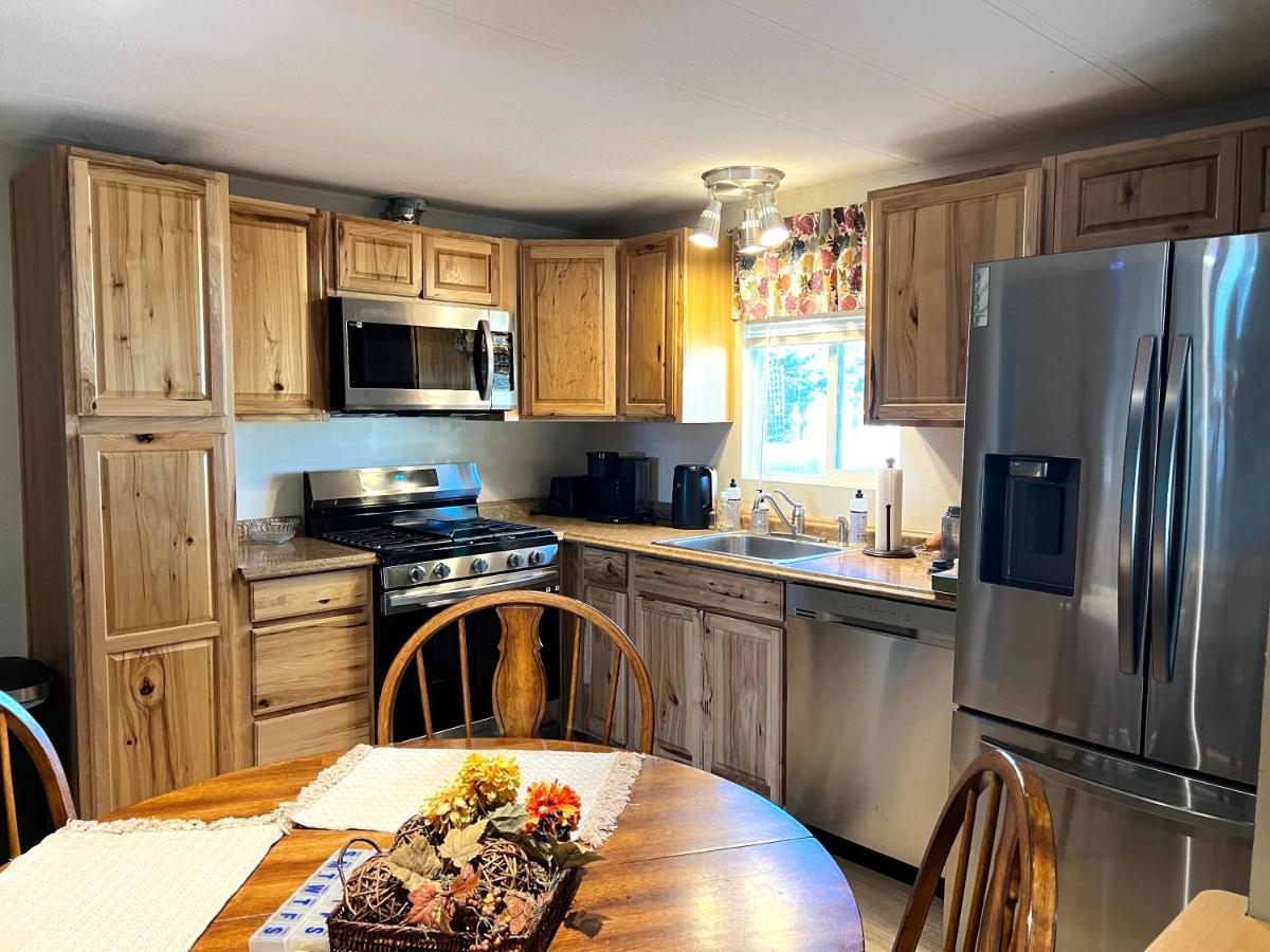 Serene 2 Bedroom! Walk To Trails! Red Rock Mountain Views! *