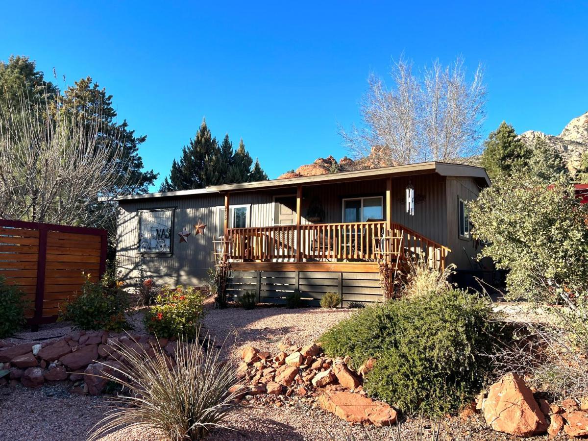 Holiday home Serene 2 Bedroom! Walk To Trails! Red Rock Mountain Views! Sedona