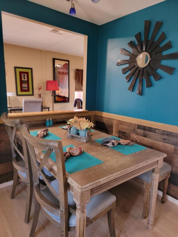 Serene 2 Bedroom! Walk To Trails! Red Rock Mountain Views!