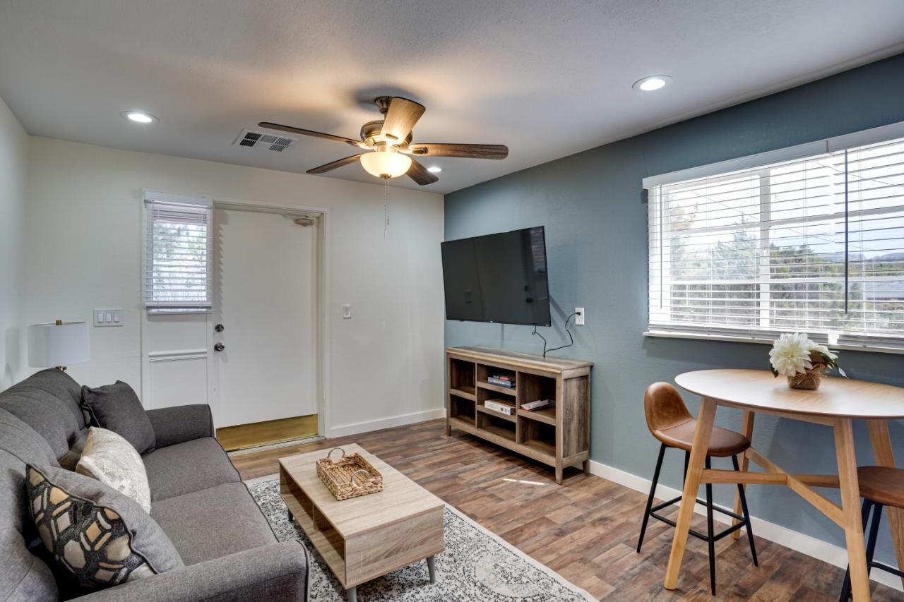 Apartment Vacation - 3 Mi To Lovers Knoll!