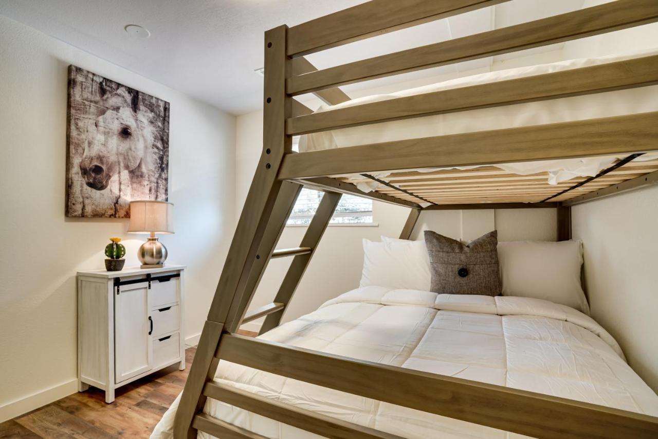 Apartment Vacation - 3 Mi To Lovers Knoll! *