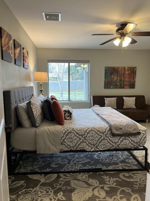 Uptown Gem! Wow! Views!! New! Barrel Sauna!!! Close To Trails, Walk To Uptown Sedona, Restaurants And Shopping * Sedona