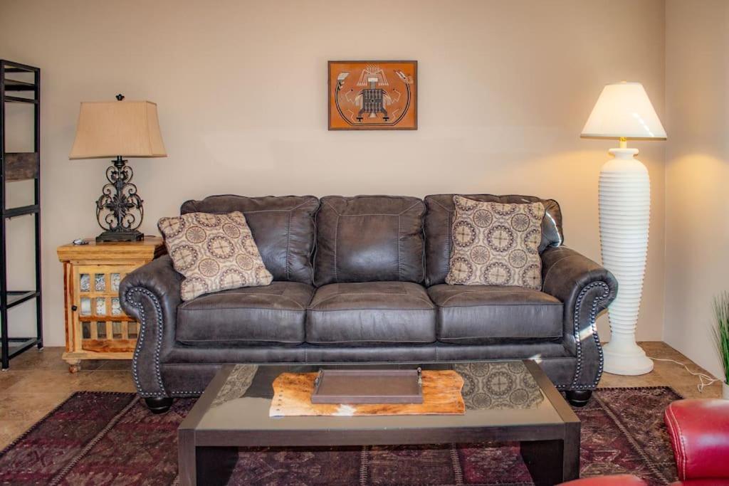 Shaman's Den - Aptly Decorated Space W/a View Sedona