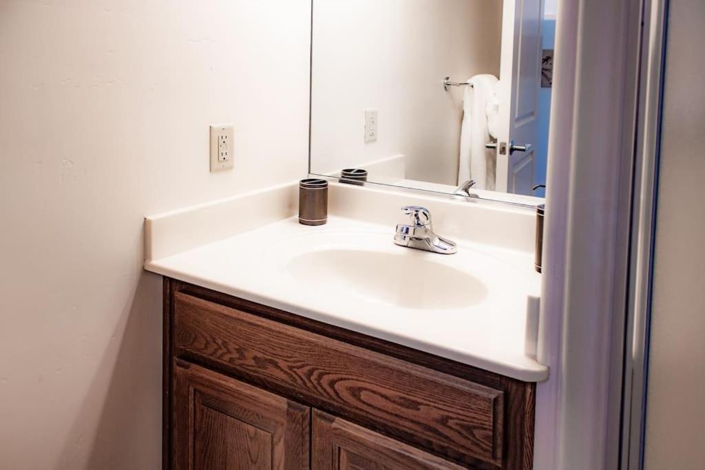 Shaman's Den - Aptly Decorated Space W/a View Apartment Sedona