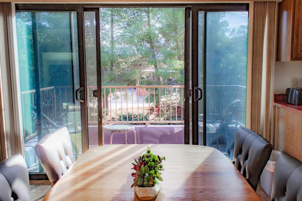 Shaman's Den - Aptly Decorated Space W/a View Apartment Sedona