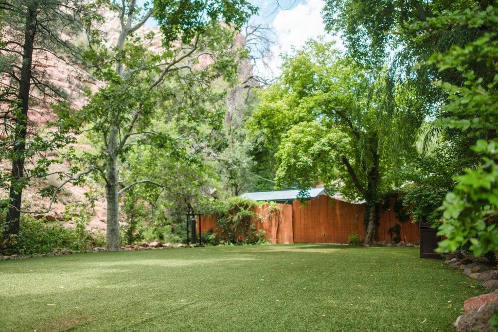 Destination Oak Creek 5 Apts Holiday home *