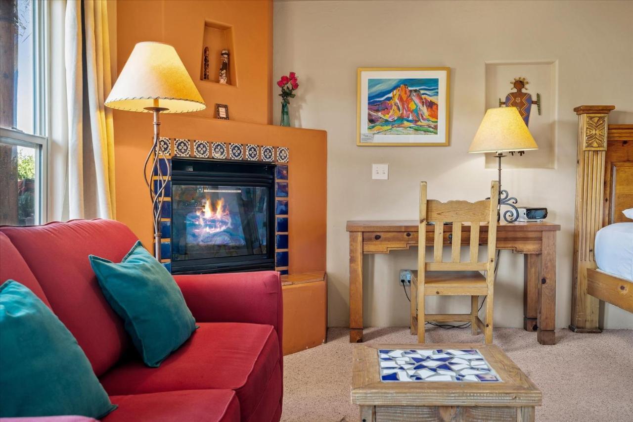 Adobe Hacienda- Apts