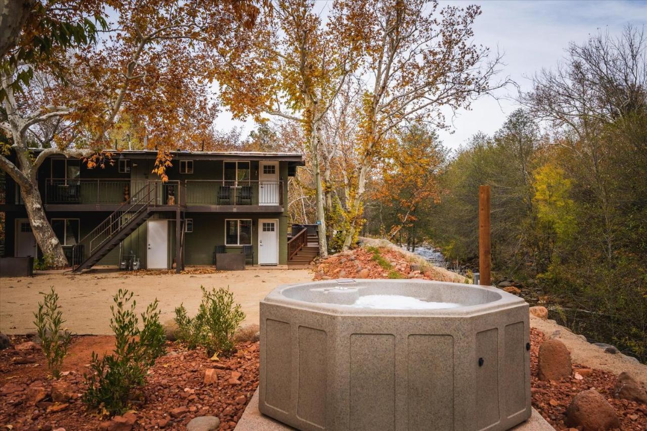 Creekside Retreat 55 *