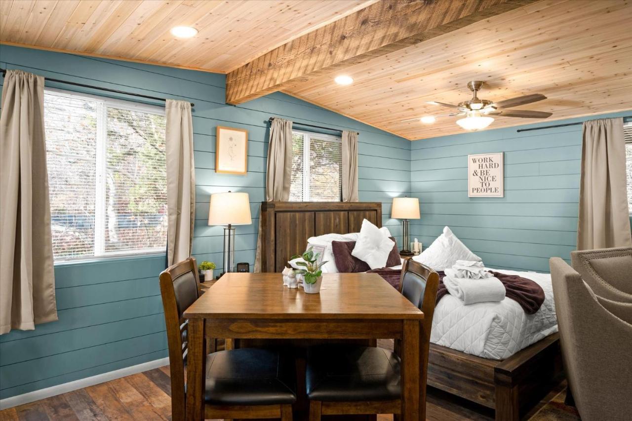 Creekside Retreat 18