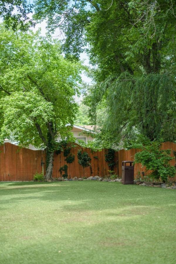 Destination Oak Creek 3 Apts Holiday home