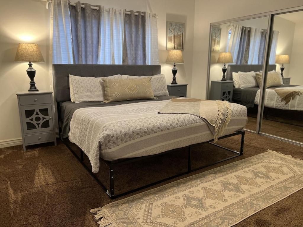 Villa Uptown Gem! Wow! Views!! New! Barrel Sauna!!! Close To Trails, Walk To Uptown Sedona, Restaurants And Shopping