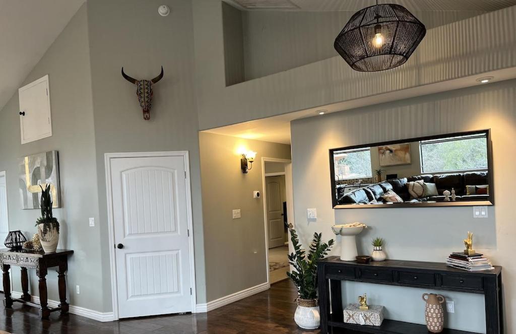 Villa Uptown Gem! Wow! Views!! New! Barrel Sauna!!! Close To Trails, Walk To Uptown Sedona, Restaurants And Shopping Sedona