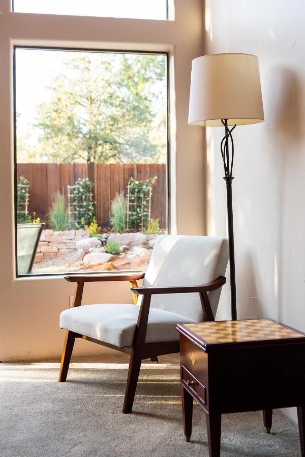 West Retreat W/ Views Of Coffee Pot Rock!