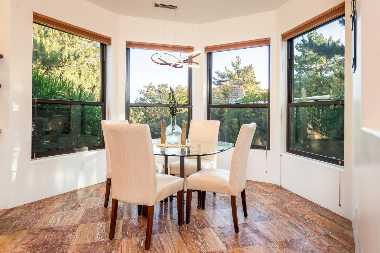 West Retreat W/ Views Of Coffee Pot Rock! *