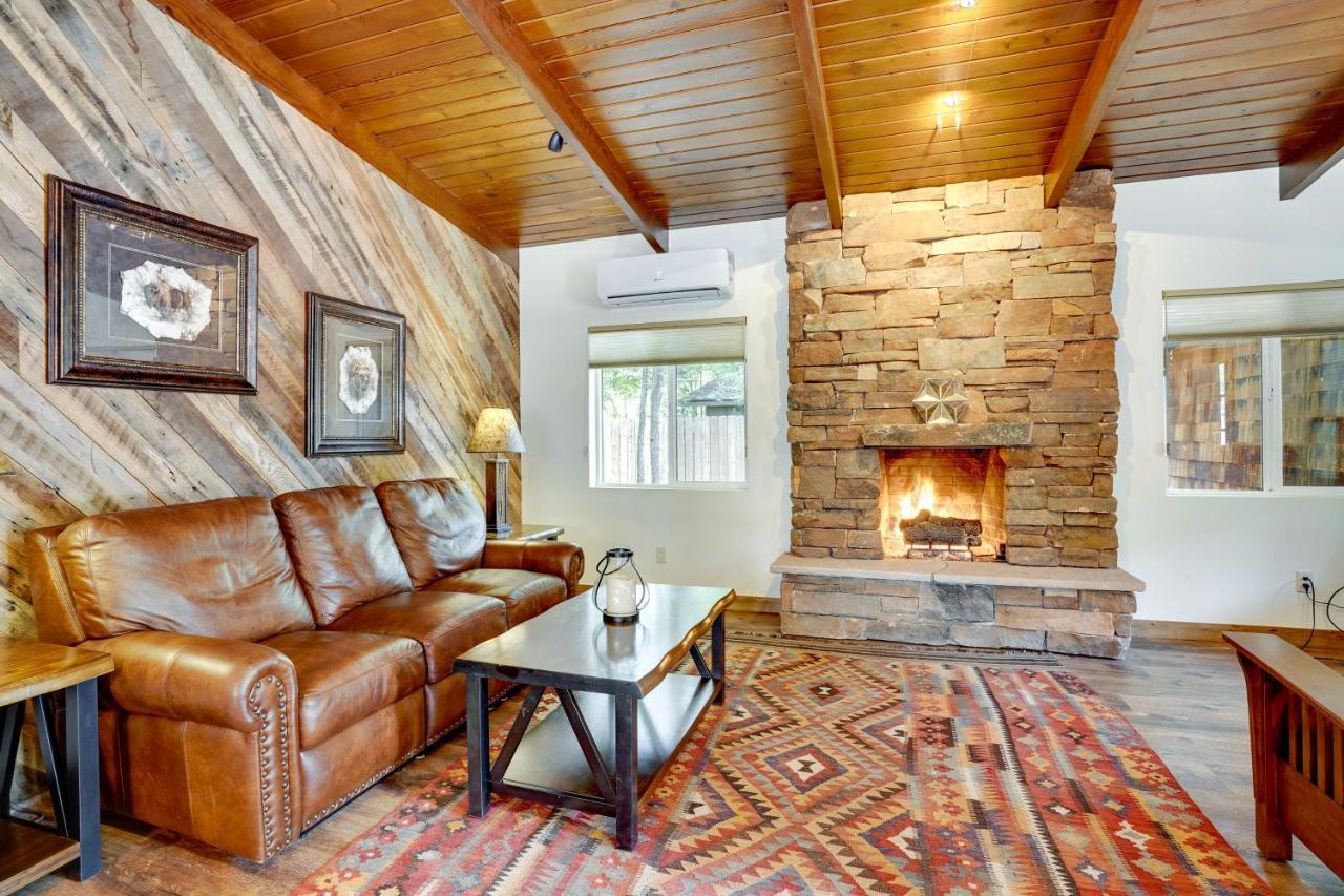 With Private Hot Tub And Red Rock Views! Holiday home