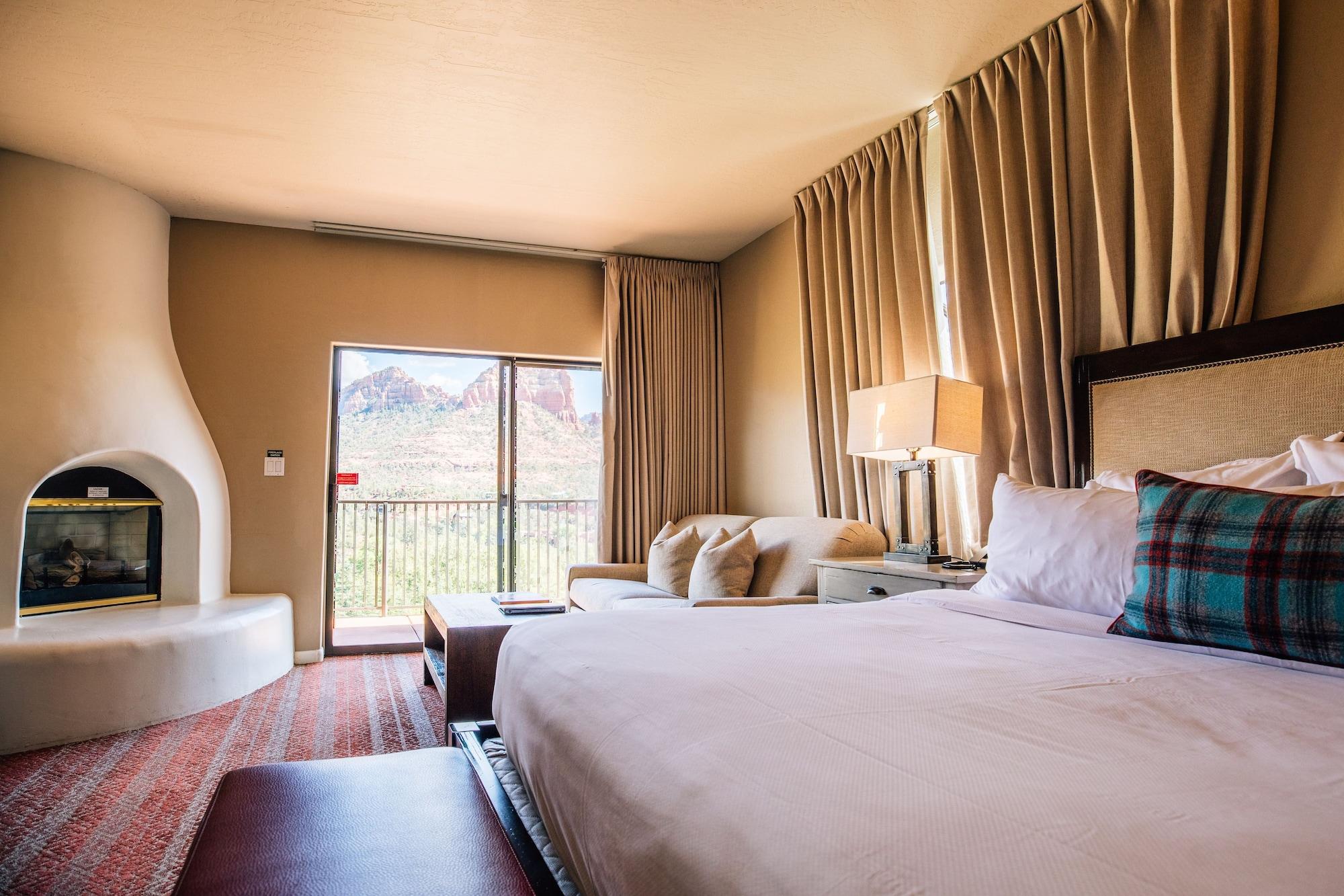 The Cliffs 3*