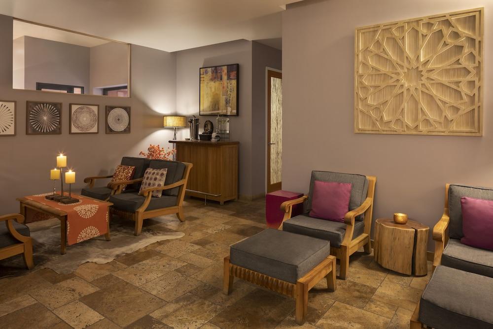 Resort Amara & 4*
