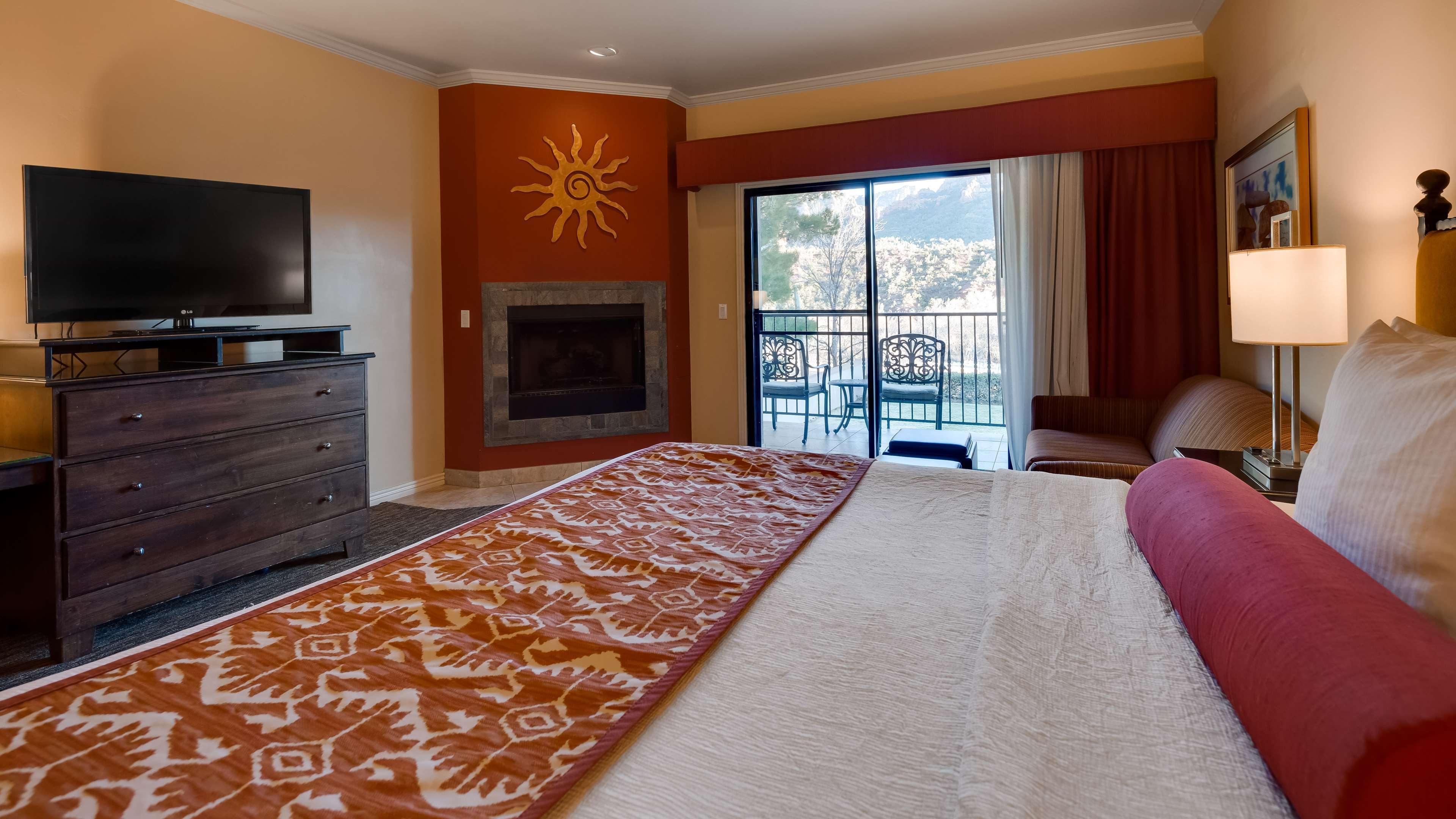 Western Arroyo Roble & Creekside Hotel