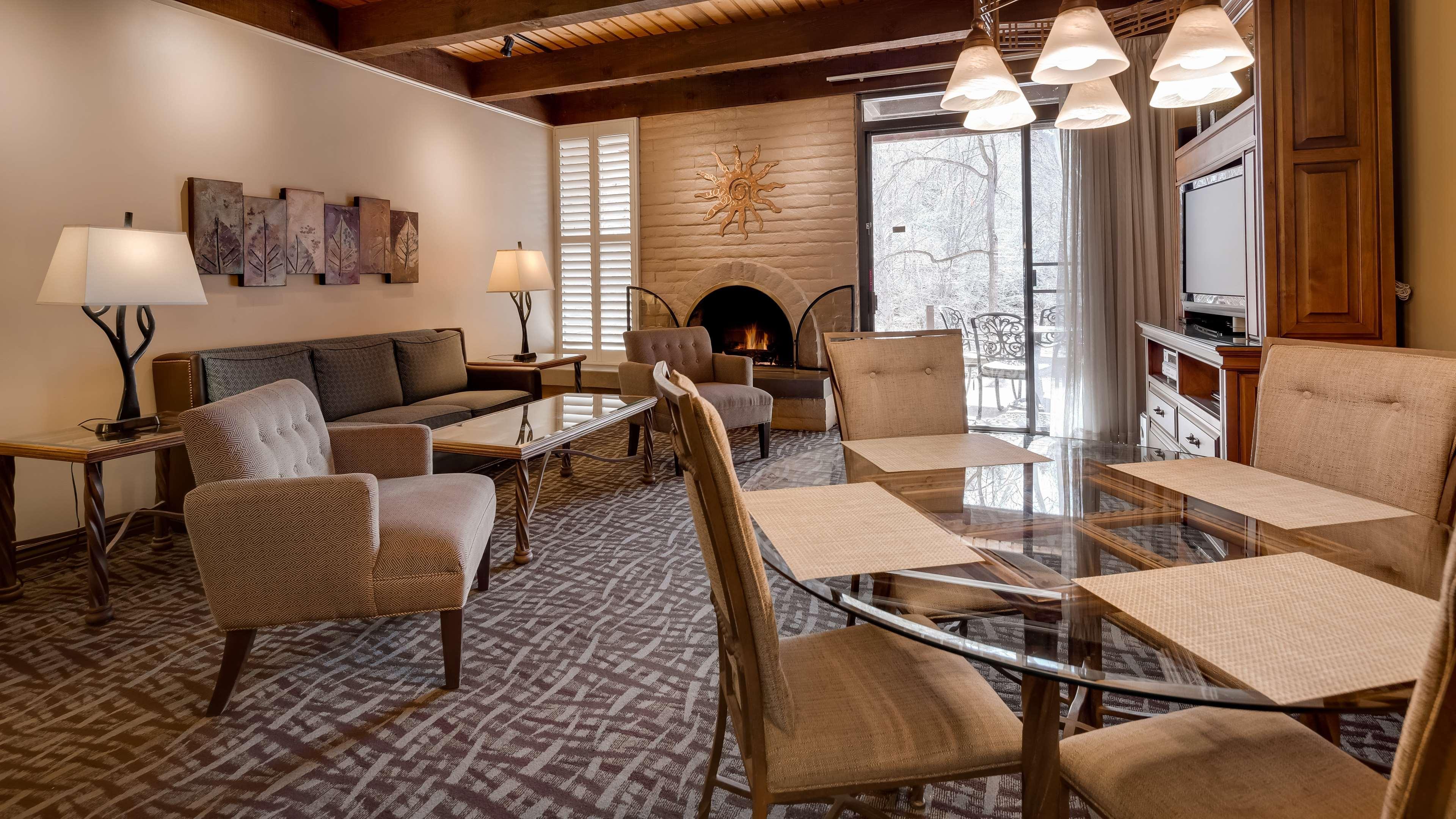 Hotel Western Arroyo Roble & Creekside