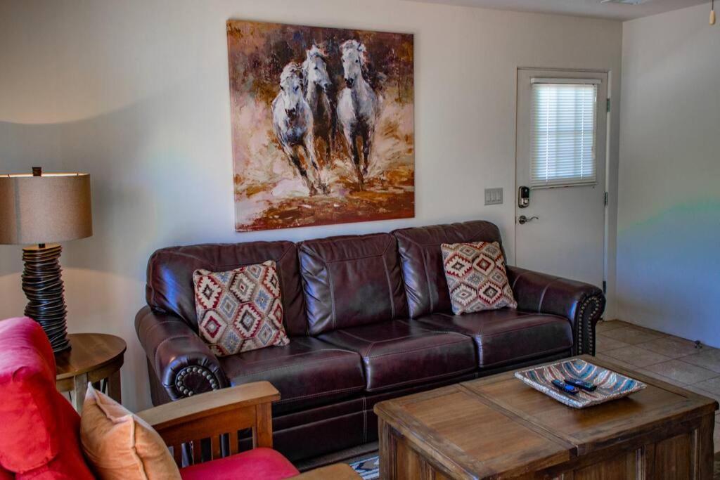 Cowboys & Angels - Classic Style W/great Location Sedona