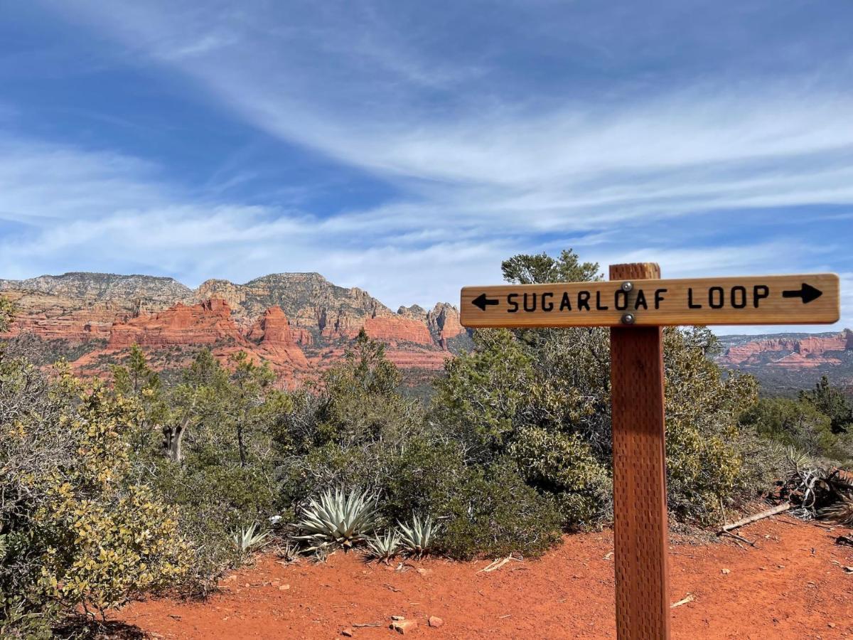 The Saddlerock House - Great Location, Views And Hot Tub!