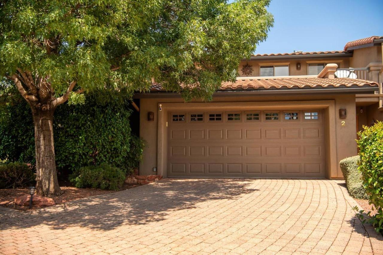 Uptown Gem: 3-bed Townhome With Majestic Views And Location *