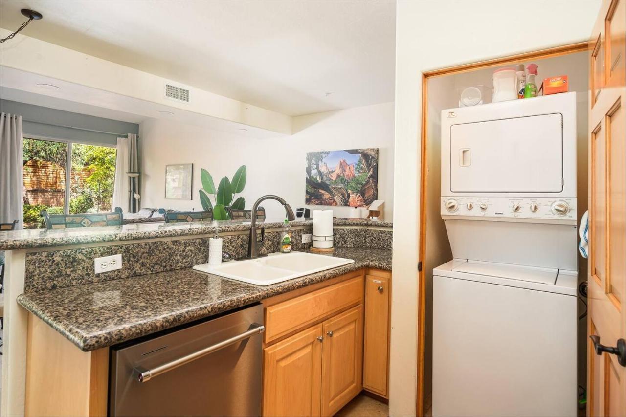 Uptown Gem: 3-bed Townhome With Majestic Views And Location