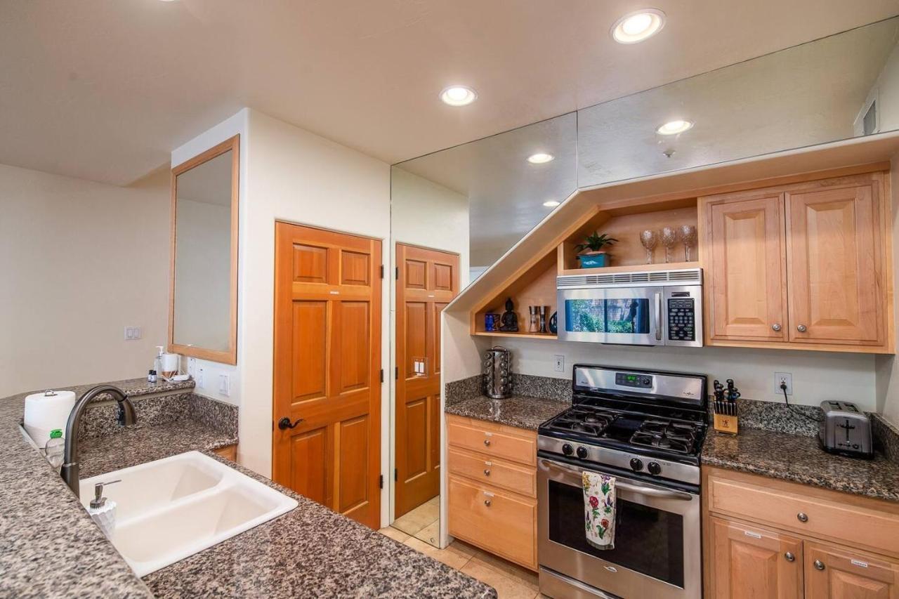 Holiday home Uptown Gem: 3-bed Townhome With Majestic Views And Location *