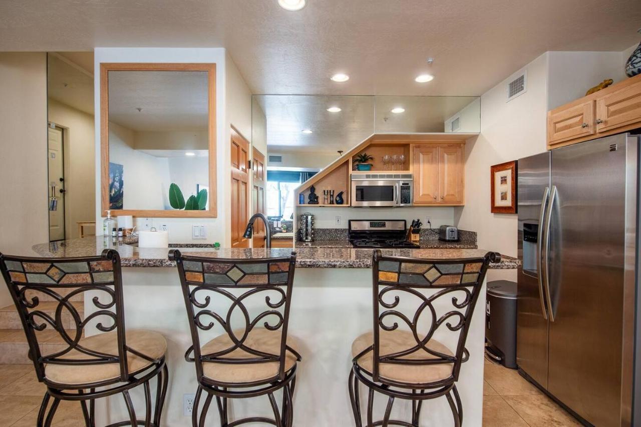 Uptown Gem: 3-bed Townhome With Majestic Views And Location
