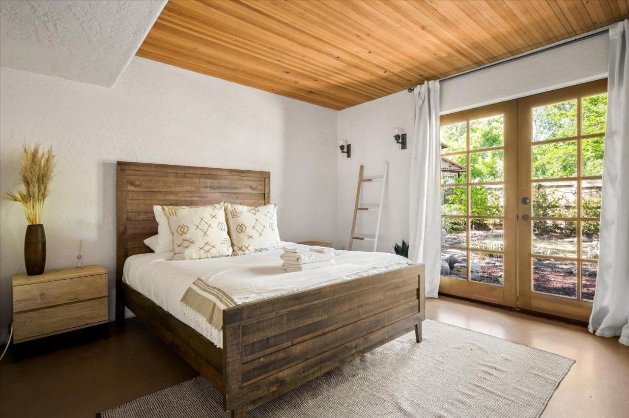 Creekside Holiday home *