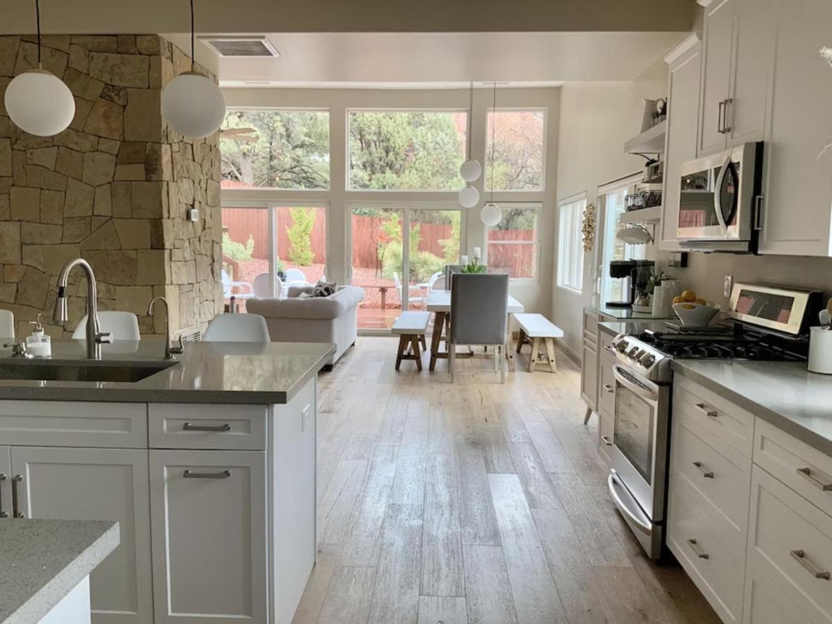 Holiday home Mountain Escape! With Pool, Hot Tub & Firepit Sedona