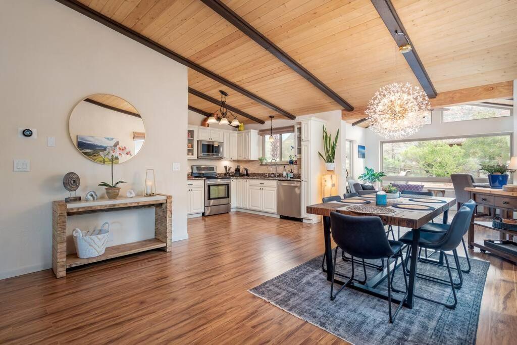 Sedona's Stargazing Luxury Paradise. Red Rock Views! * Sedona