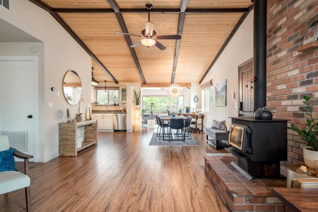 Sedona's Stargazing Luxury Paradise. Red Rock Views! Holiday home *