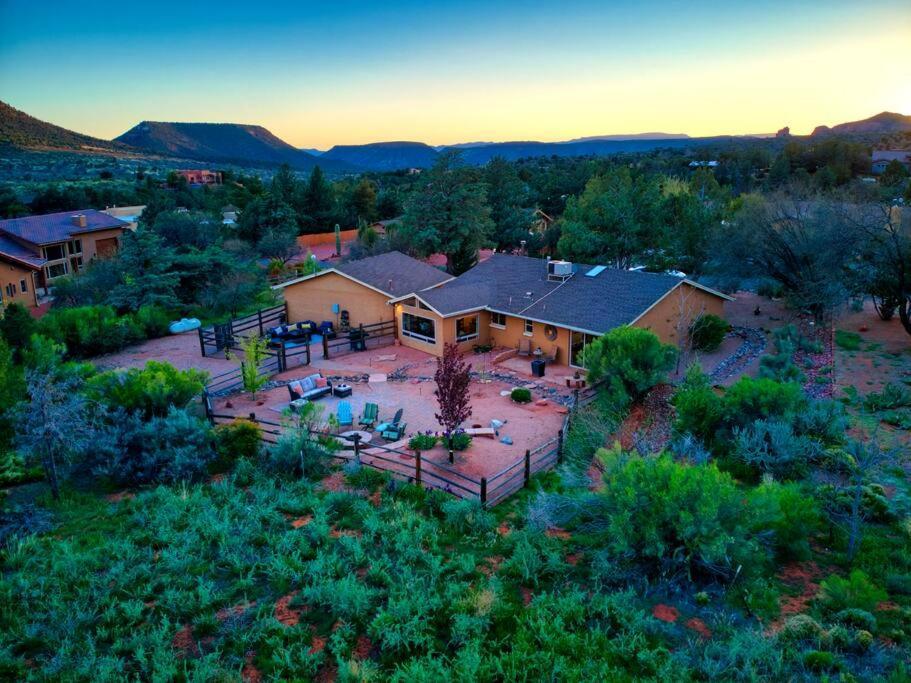 Sedona's Stargazing Luxury Paradise. Red Rock Views! *